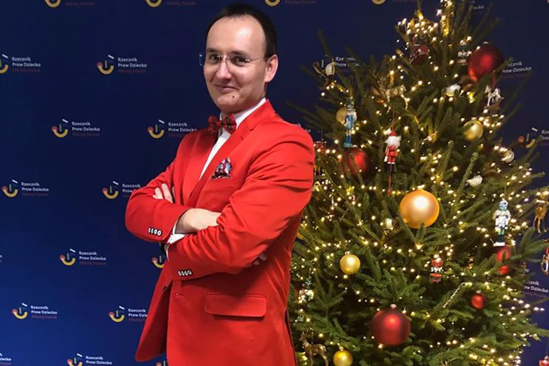Rzecznik Praw Dziecka twierdzi, że skupieni na swoich sprawach rodzice często zapominają o dziecku