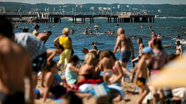 Dzieci najczęściej gubią się na plaży, na basenie i w centrach handlowych