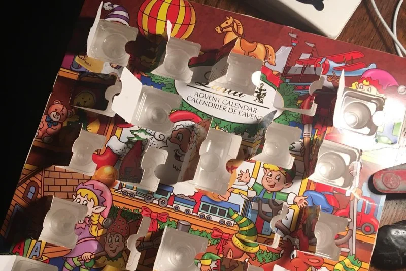Niektórzy zjadają wszystkie czekoladki z kalendarza adwentowego jednego dnia.
