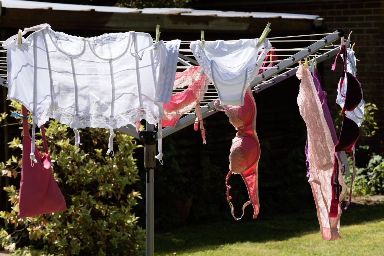 bielizna w ciąży, majtki w ciąży, jakie majtki w ciąży, czy można nosić stringi w ciąży, białe majtki w ciąży, bawełniane majtki