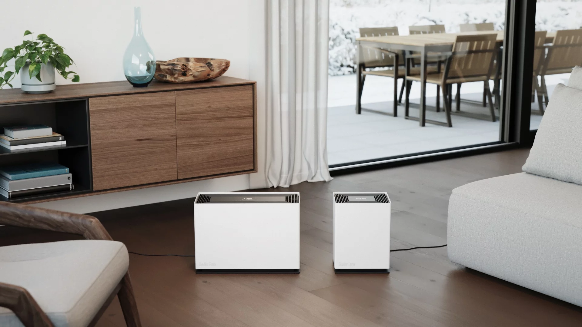 Zimą powietrze w domu staje się suche. Stałą poprawę jego wilgotności zapewni ci zakup specjalnego urządzenia, jakim jest nawilżacz powietrza. Tego rodzaju urządzenia znajdziesz w ofercie marki Stadler Form.