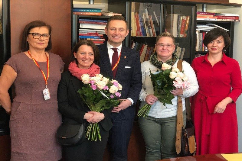 Pani Aneta Królak druga od lewej, Pani Anna Krajnik druga od prawej