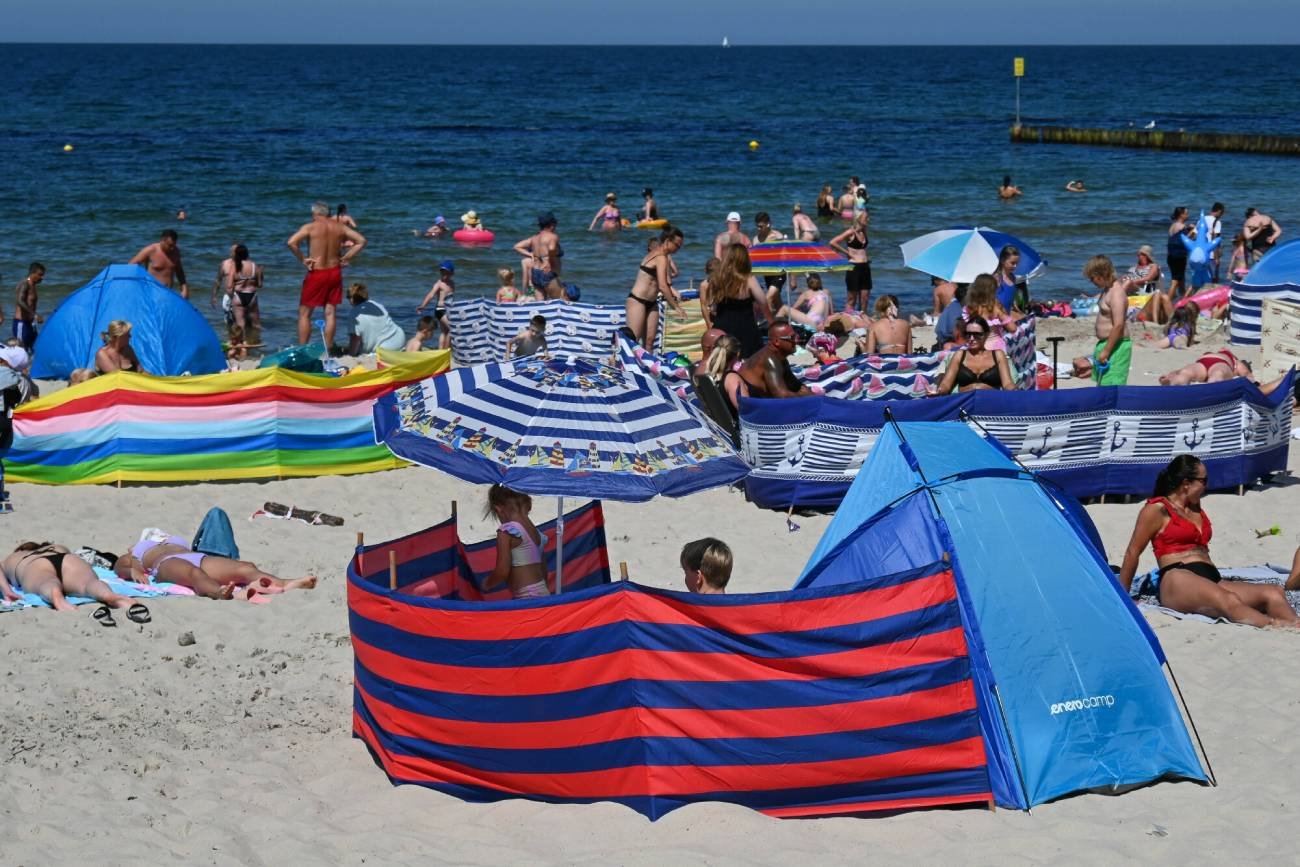 Polacy znaleźli sprytny sposób na oszczędzanie. Bałtyk zalali "jednodniowi"