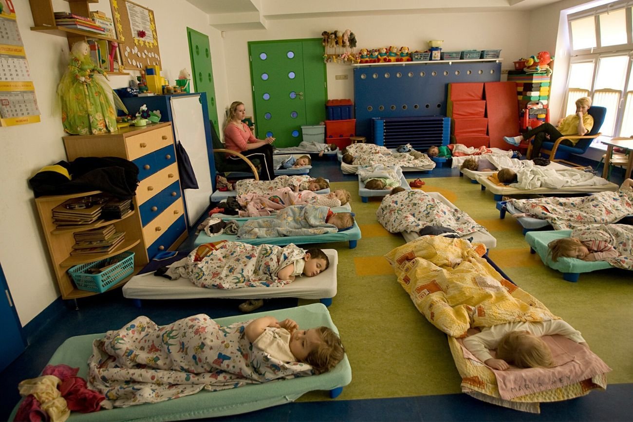 dzieci w żłobku