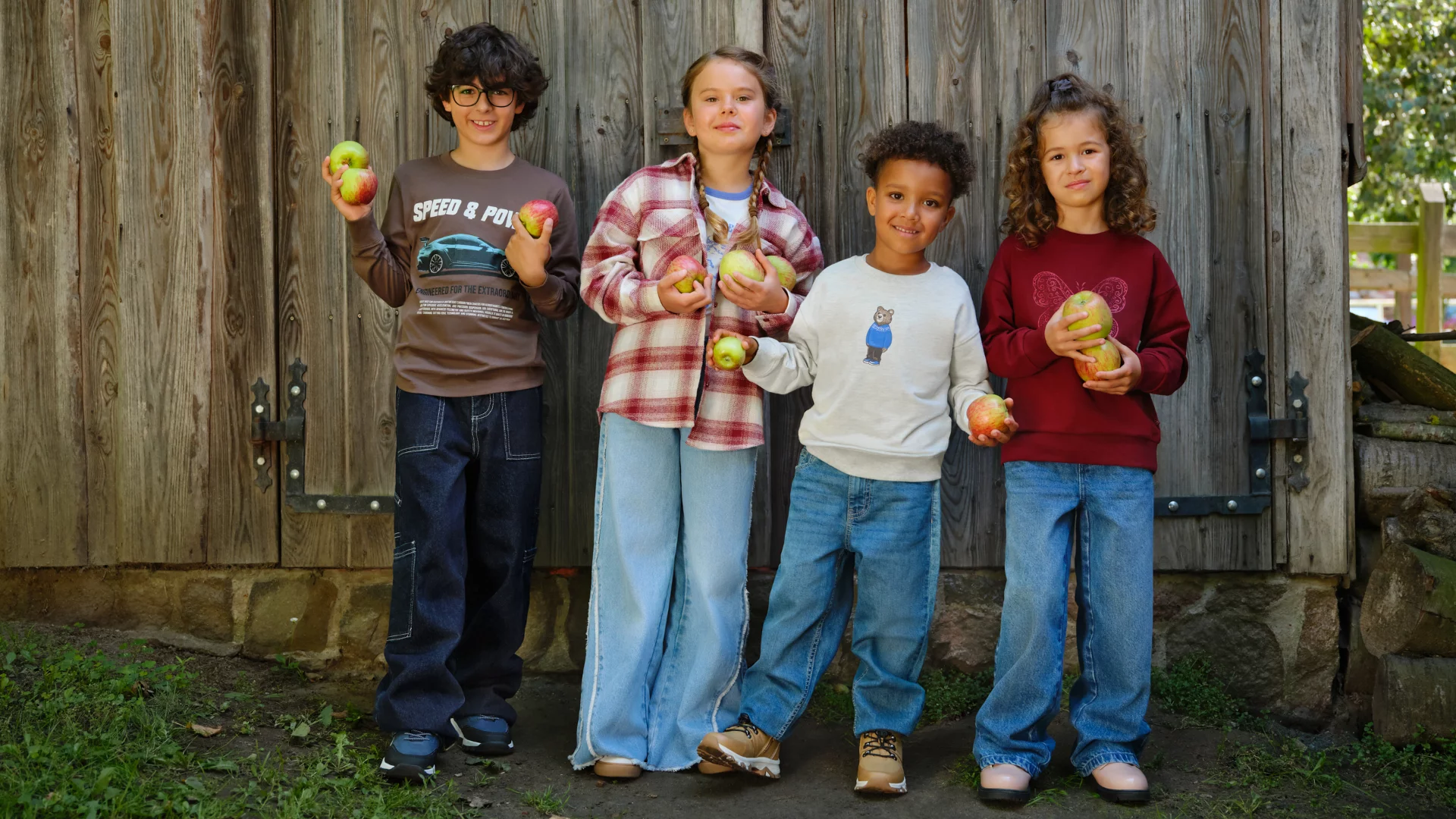 Jesień to czas zmian – także w garderobie najmłodszych. Nowa kolekcja SMYK COOL CLUB powstała z myślą o dzieciach i ich codziennych przygodach.
