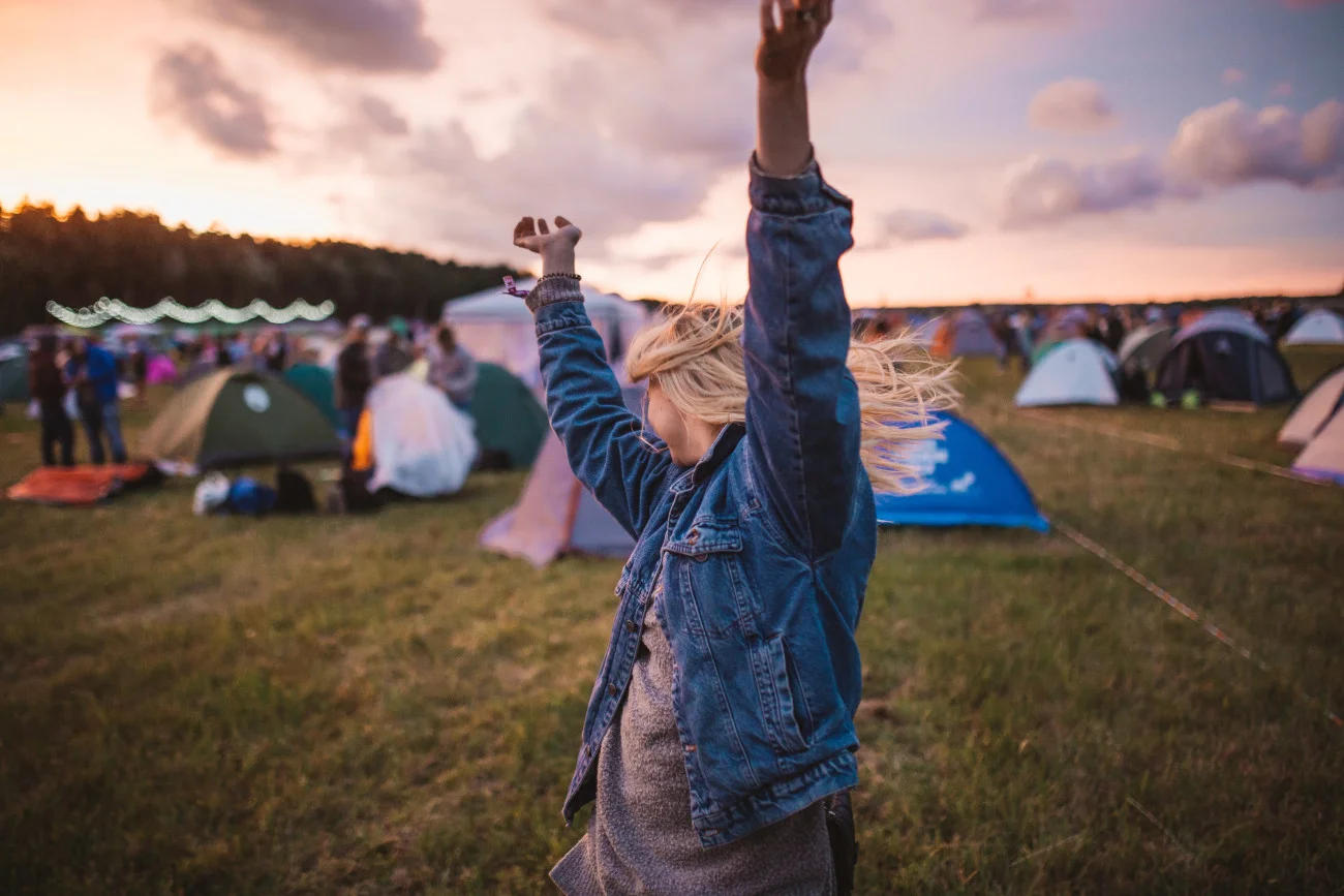 festiwal muzyczny, nastolatki, bezpieczeństow
