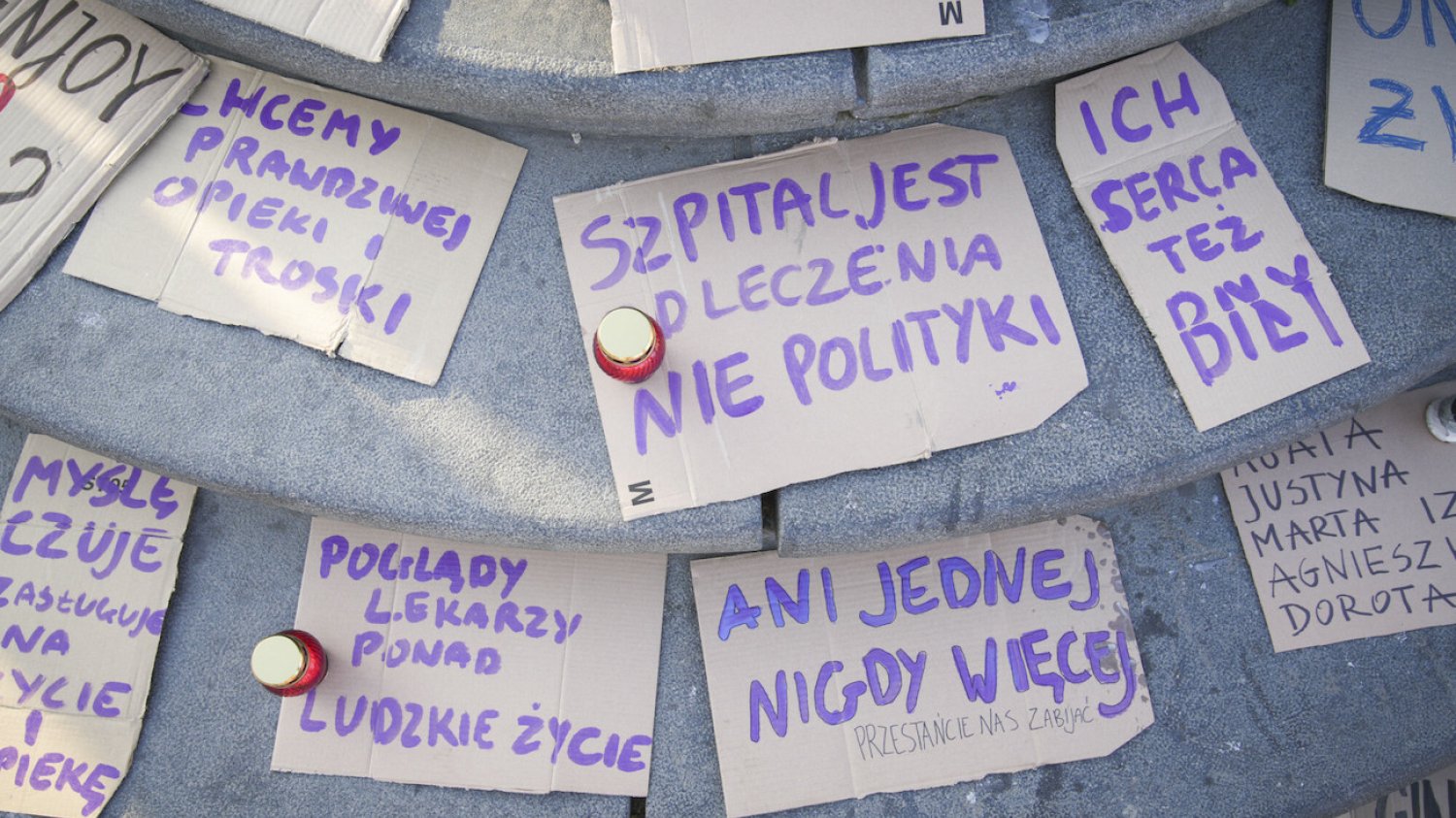 Demonstracja po śmierci ciężarnej Doroty.