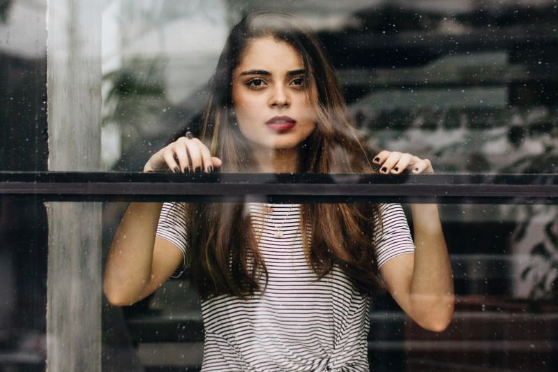 Czy powinien zostać zniesiony zakaz samodzielnego opuszczania domu przez osoby poniżej 18. roku życia?