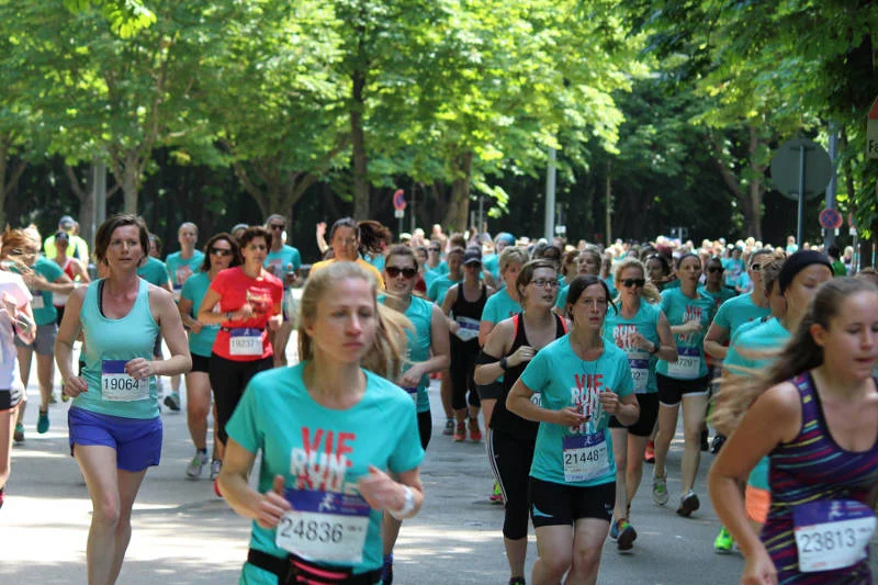 Biegając, chodząc regularnie na siłownię czy jeżdżąc na rowerze regulujemy pracę gruczołów potowych. I wyzwalamy endorfiny - hormony szczęścia