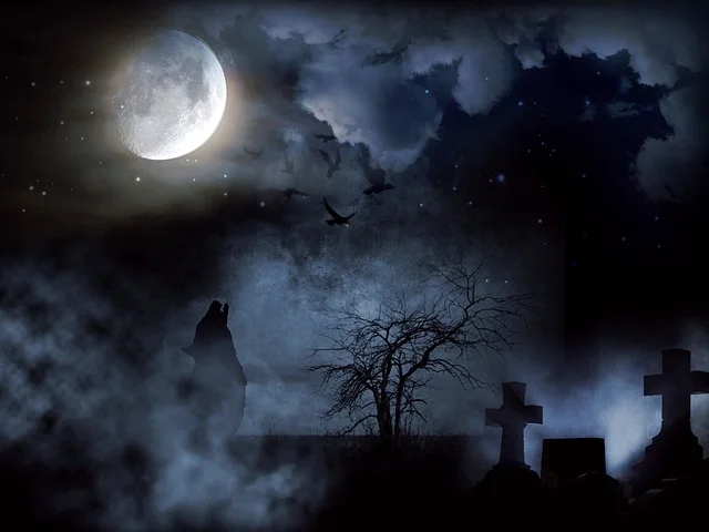 Fot. Pixabay/ [url=http://pixabay.com/pl/cmentarz-creepy-ksi%C4%99%C5%BCyc-wilk-noc-395953/]Bonybbx[/url] / [url=http://pixabay.com/pl/service/terms/#download_terms]CC O[/url] Straszenie odejściem i śmiercią jest okrutne