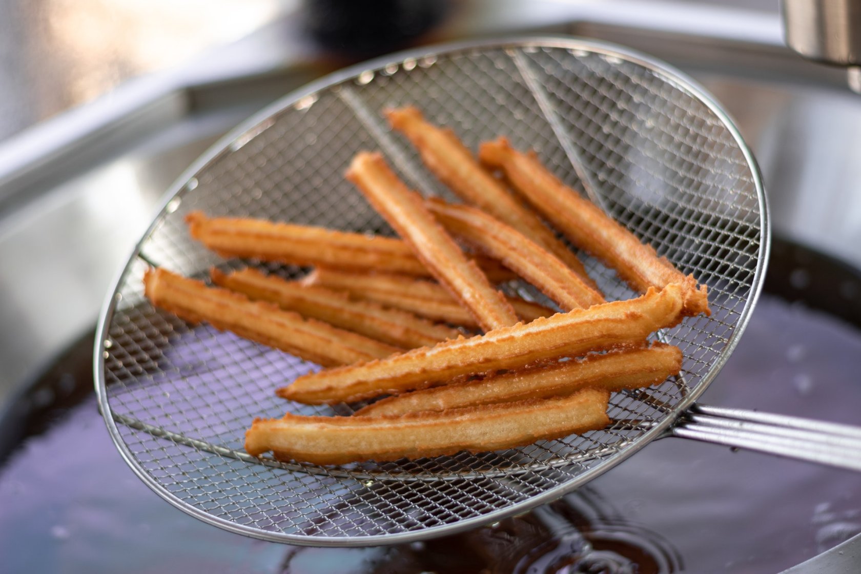 churros, churrosy, hiszpański deser, faworki, hiszpańskie faworki