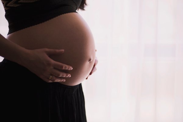 Fot. Pexels / [url=https://www.pexels.com/photo/pregnancy-pregnant-motherboard-parenthoof-57529/]freestocks.org[/url]/[url=https://www.pexels.com/photo-license/]CC0 License[/url]