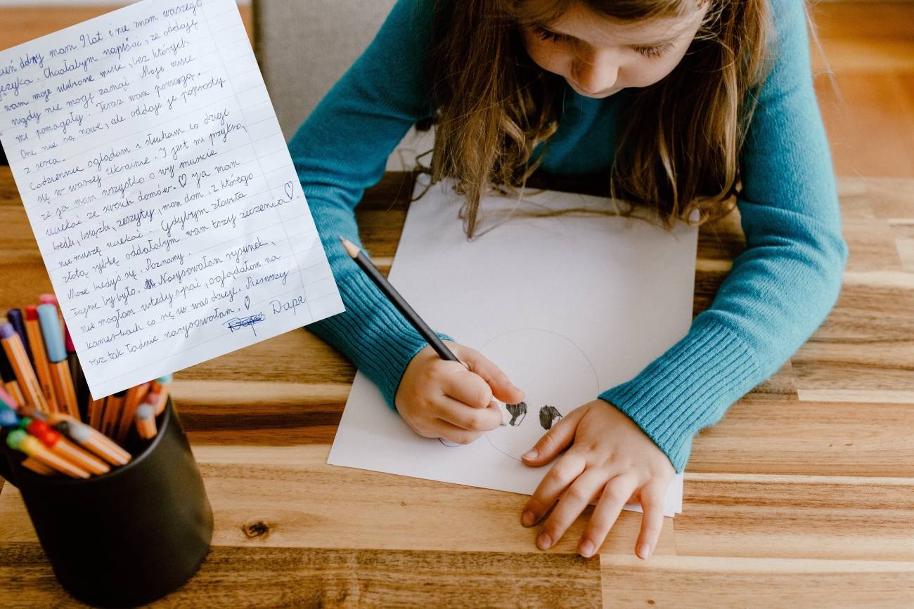 pomoc Ukrainie, dzieci z Ukrainy, ukraińskie dzieci, zabawki, zbiórka na rzecz Ukrainy, dziecko pomaga