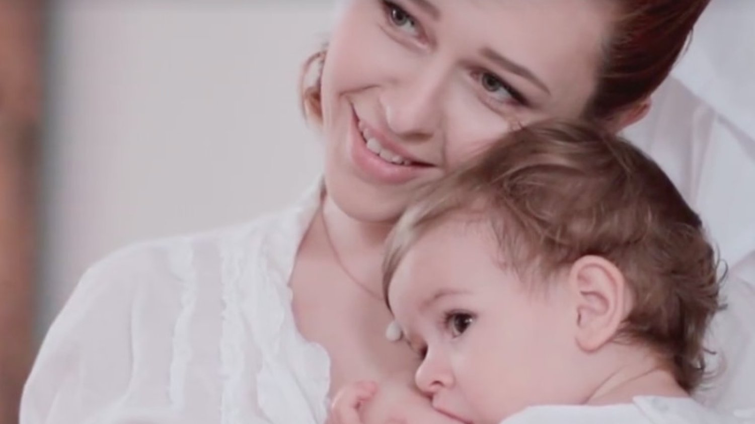 Z okazji Dnia Matki marka Milkies stworzyła piękny obraz macierzyństwa, którego bohaterkami są mamy karmiące piersią.
