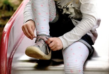 Jak zmierzyć stopę dziecka i dobrać rozmiar buta