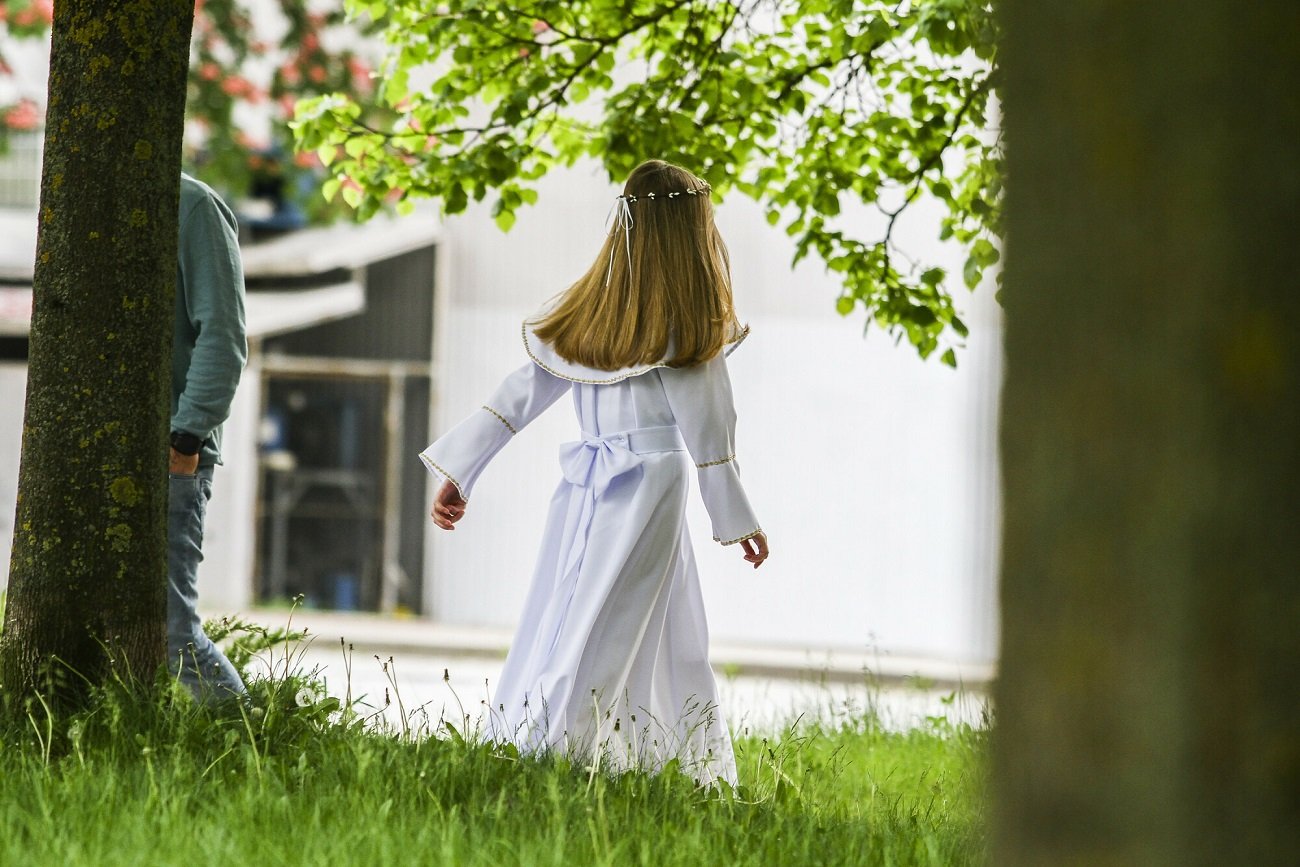 Taka Komunia to nieporozumienie. Matka: "Nawet dziadkowie nie kryli oburzenia"