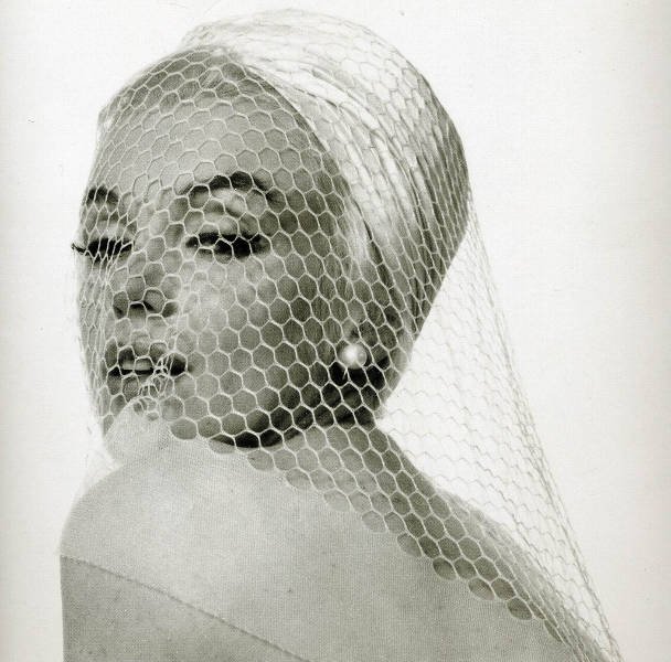 Aby twoje powieki wyglądały po pomalowaniu jak u Marilyn, musisz poświęcić na makijaż co najmniej 30 minut!