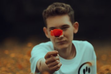 Dziecko idzie na pierwszą randkę, co powiedzieć dziecku, czego nie mówić, kiedy pierwsza randka