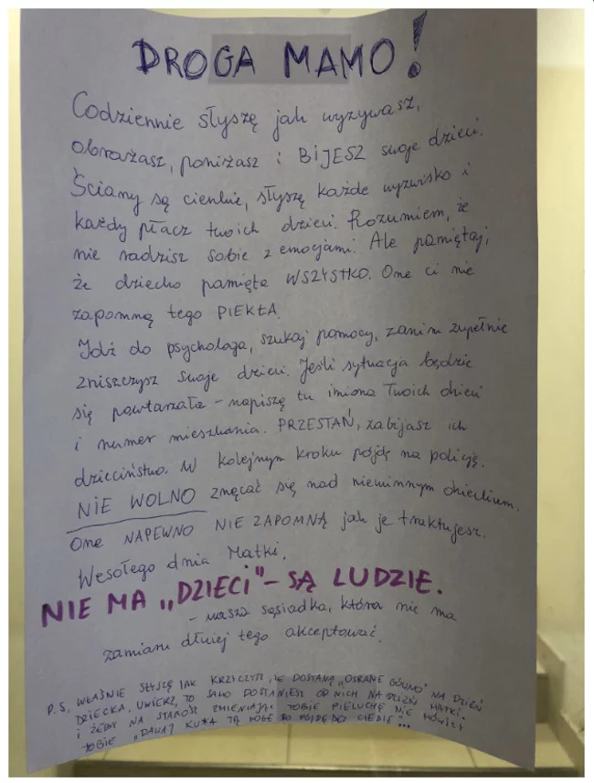Anonimowy list, który zawisł na klatce bloku na krakowskim osiedlu