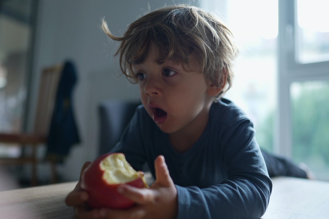 "Najchętniej jadłby tylko chleb z ketchupem". 5 sposobów na to, jak z niejadka zrobić smakosza
