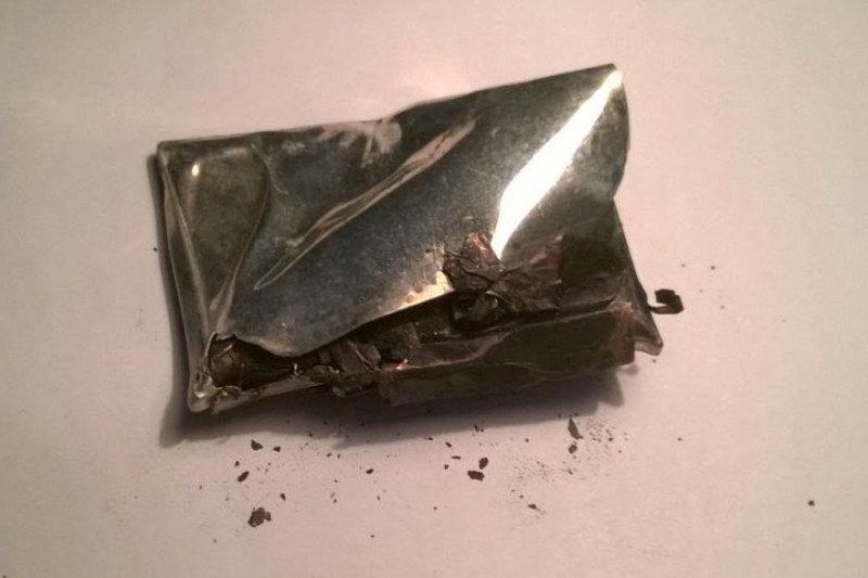 Coraz częściej dochodzi do sytuacji, że wybuchają baterie w smartfonach.