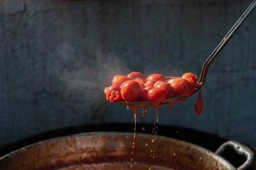 Co dodać do sosu pomidorowego, żeby nie był kwaśny. Proste triki