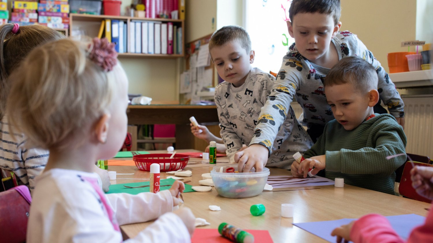 Dziecko do nauczycielki w przedszkolu nie powinno mówić "ciociu"