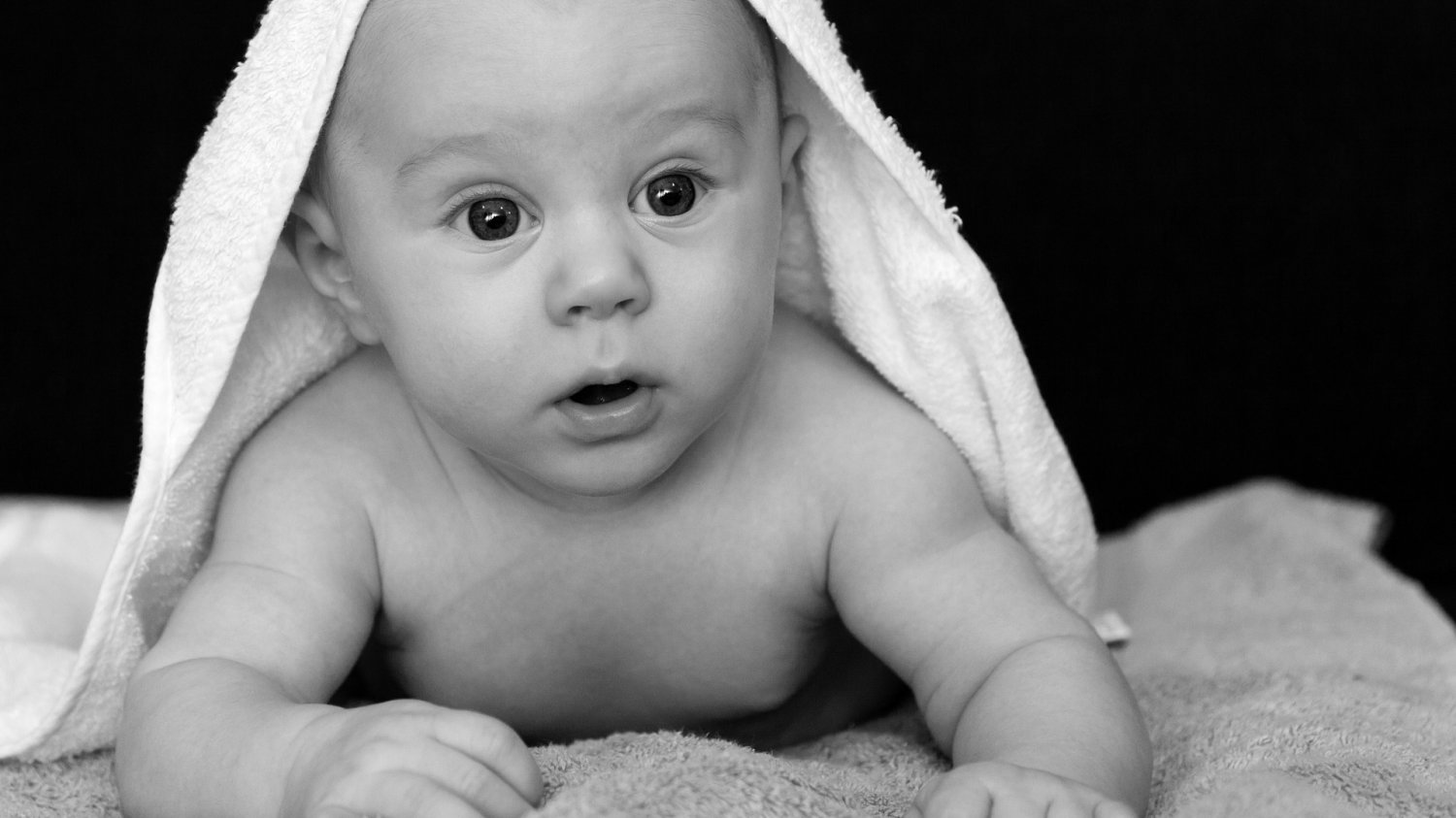Fot. Pixabay.com / [url=https://pixabay.com/en/adorable-baby-bath-blanket-boy-20374/]PublicDomainPictures / 18043 images[/url]