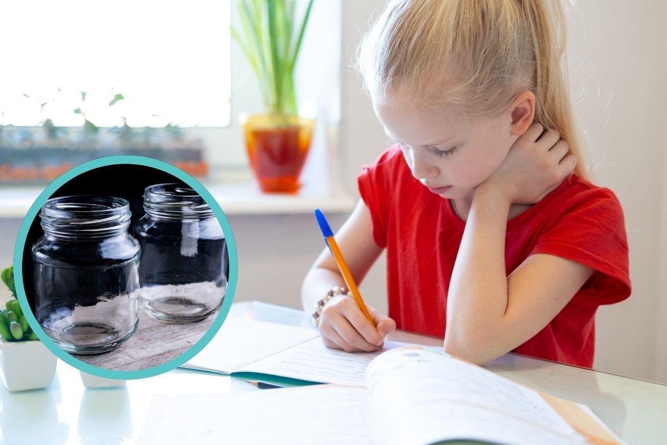 Uczennica odrabia lekcje.