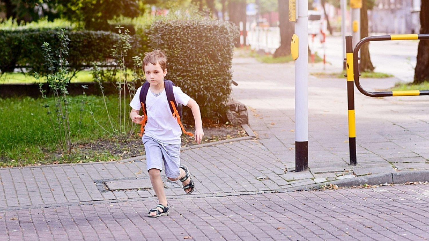 Jak zapewnić pociechom bezpieczeństwo? Oto 5 gadżetów, dzięki którym dziecko będzie bezpieczniejsze, a rodzice spokojniejsi o zdrowie syna czy córki