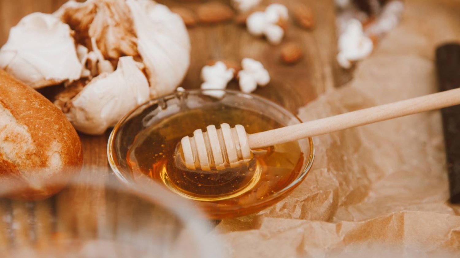 syrop z cebuli, domowy syrop, syrop na kaszel, domowy syrop na kaszel, syrop z czosnku, syrop z cebuli przepis, syrop z czosnku i cebuli przepis