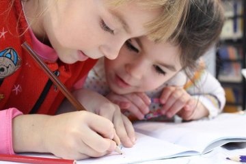 chwalenie dziecka, jak chwalić dziecko, pochwały, jak nie rozpieścić dziecka, rozwój dziecka, ambitne dziecko