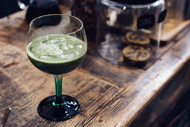 Koktajl z dodatkiem herbaty matcha.
