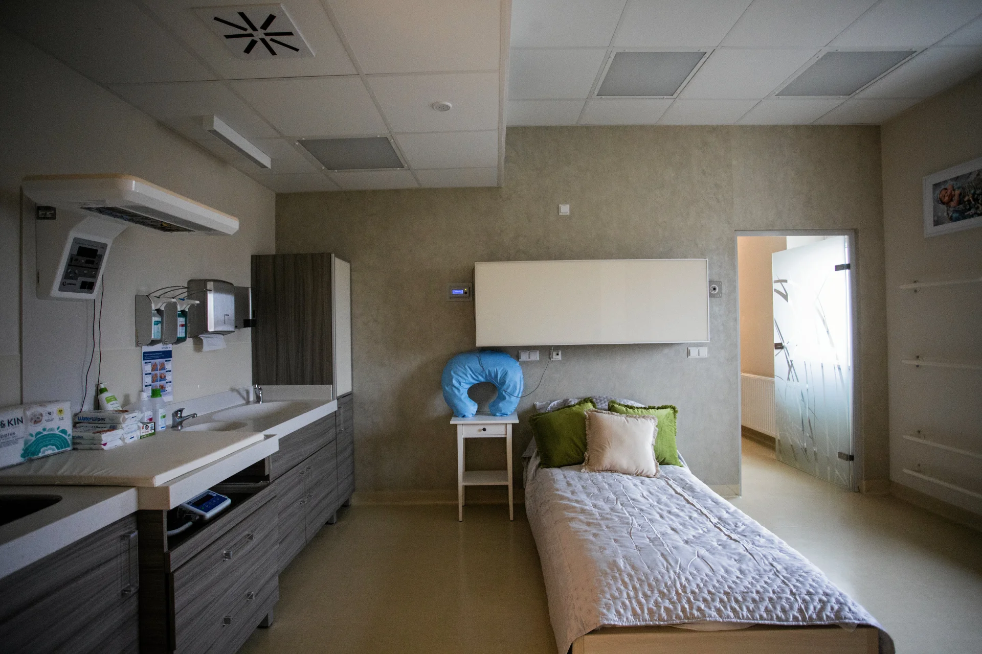 Sala Porodowa w Centrum Porodów Naturalnych w Szpitalu im. Świętej Rodziny w Warszawie