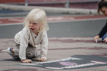 zazdrość, dziecko zazdrosne o rodzeństwo, zazdrość o zabawkę, zazdrość dziecka, jak poradzić sobie z zazdrością, wychowanie dziecka