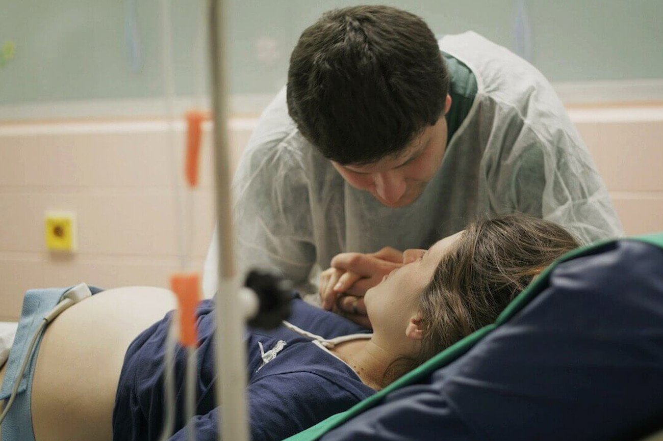 Kadr z filmu "Niewidzialne matki"