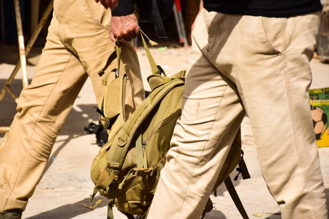 Khaki - jaki to kolor?