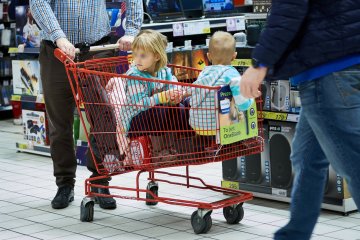 Dzieci zachowują się "niegrzecznie" w sklepie