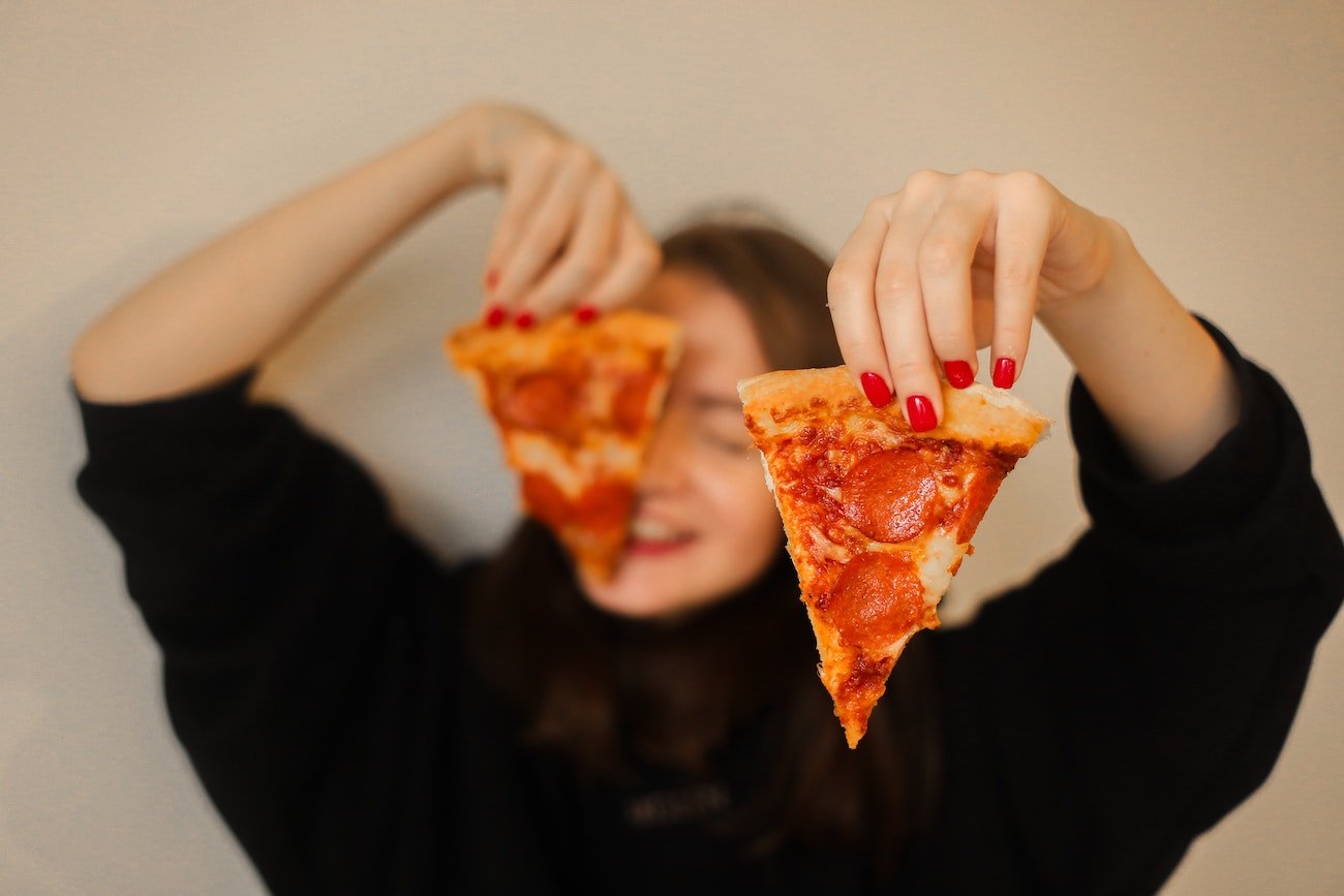 Nie pozwalam córce być miłą. Sytuacja z pizzą otworzyła mi oczy