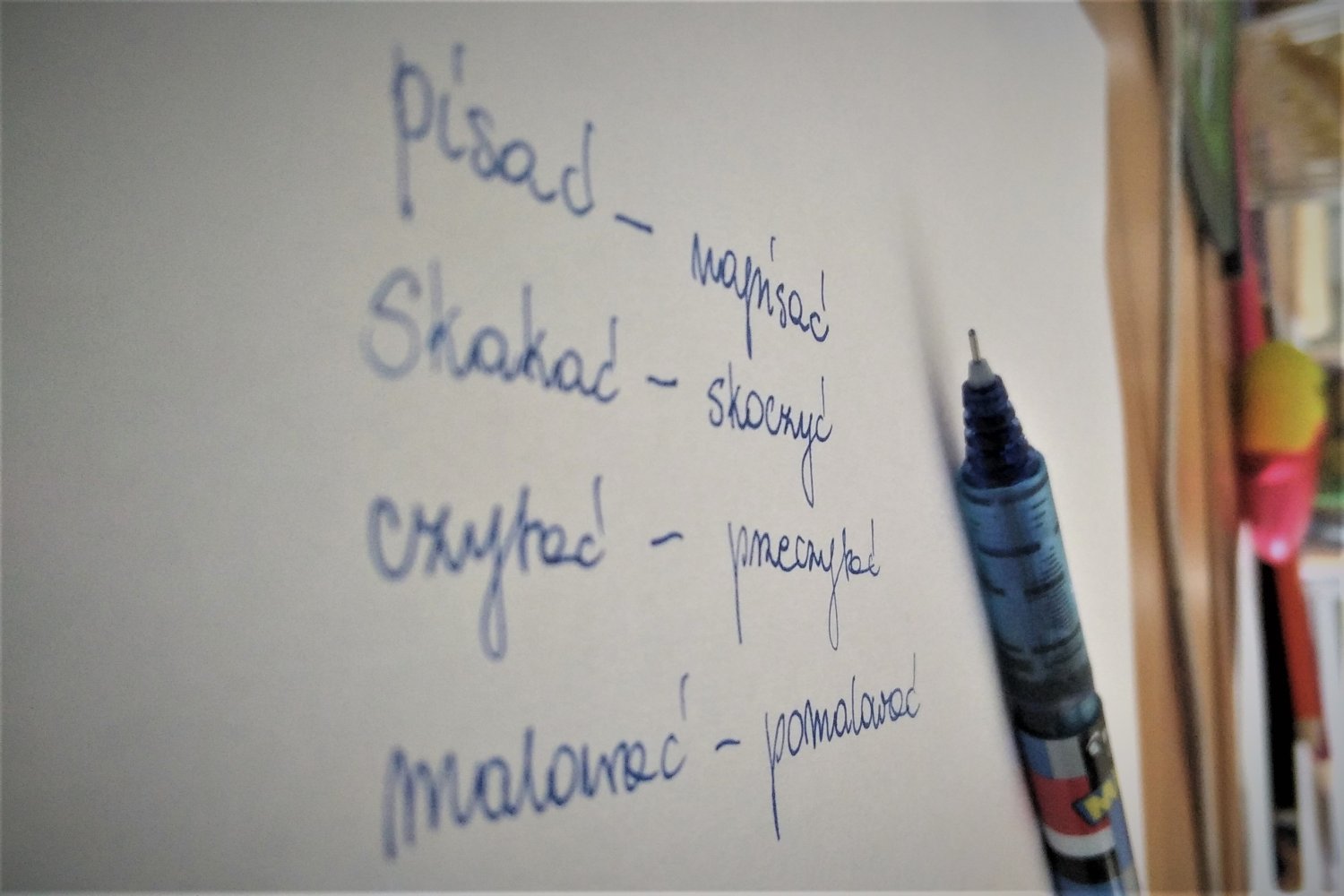 Czasowniki dokonane i niedokonane: przykłady, ćwiczenia. Aspekty czasownika