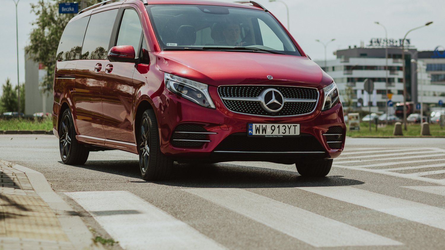 Mercedes Klasy V to duże i wygodne auto dla całej rodziny.