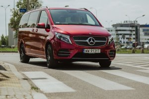 Mercedes Klasy V to duże i wygodne auto dla całej rodziny.