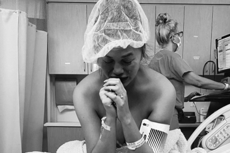 Modelka Chrissy Teigen i piosenkarz John Legend stracili dziecko