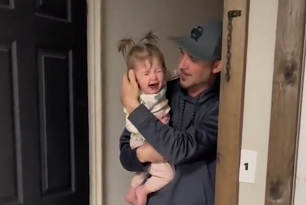 To internetowe wyzwanie doprowadza niemowlaki do płaczu. Rodzice oszaleli!