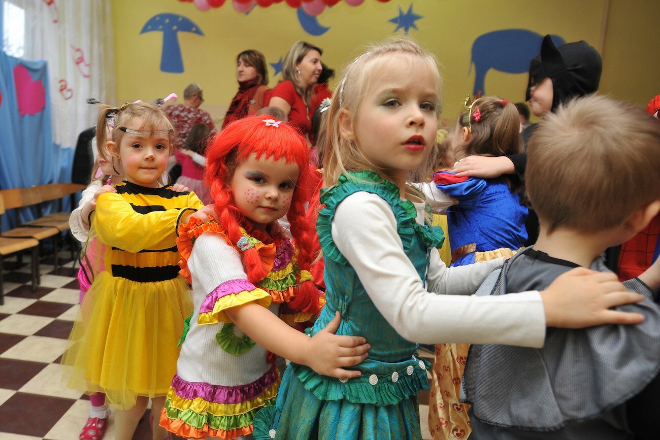 Zabawy Karnawałowe Dla Dzieci Pomysły Na Karnawał W Przedszkolu I W