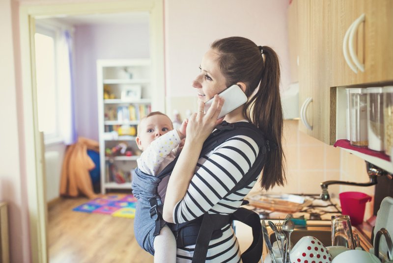 Mamy nie muszą obawiać się elektrosmogu.