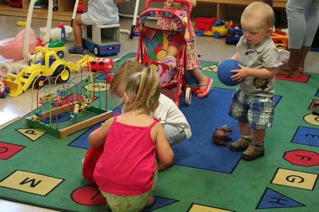 Spotkali się 2-latek z 3-latkiem. Bez policji nie mogło się obejść...