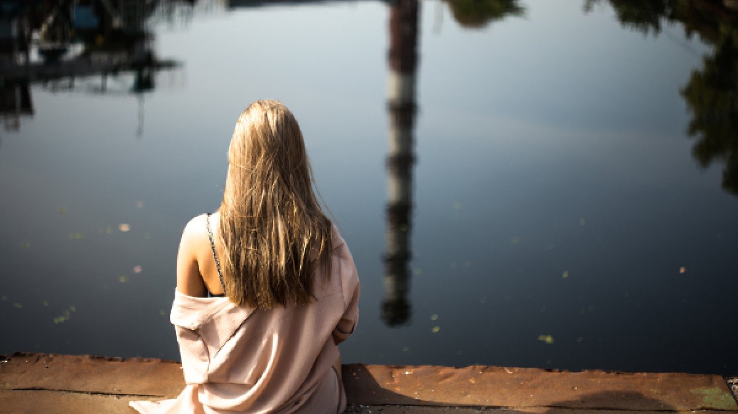 Fot. Pixabay / [url=https://pixabay.com/pl/dziewczyna-blondynka-posiedzenia-984065/]Unsplash[/url]/[url=https://pixabay.com/pl/service/terms/#usage]CC0 Public Domain[/url]