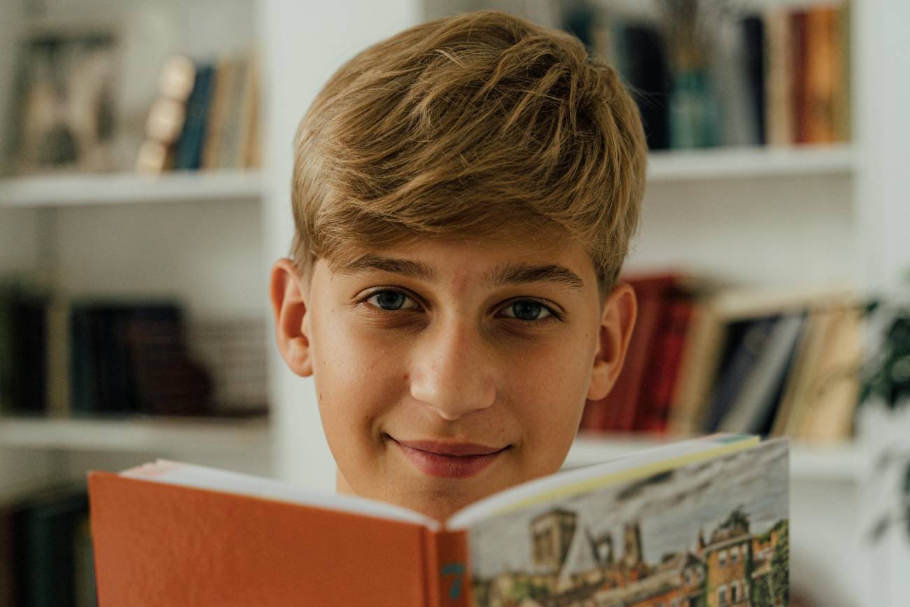 Młodzież czyta – ale nie to, co każe szkoła. Nadchodzi rewolucja w liście lektur