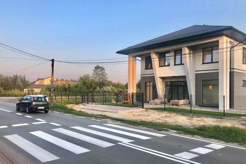 Niebezpieczne przejście do przedszkola z fotoradarem